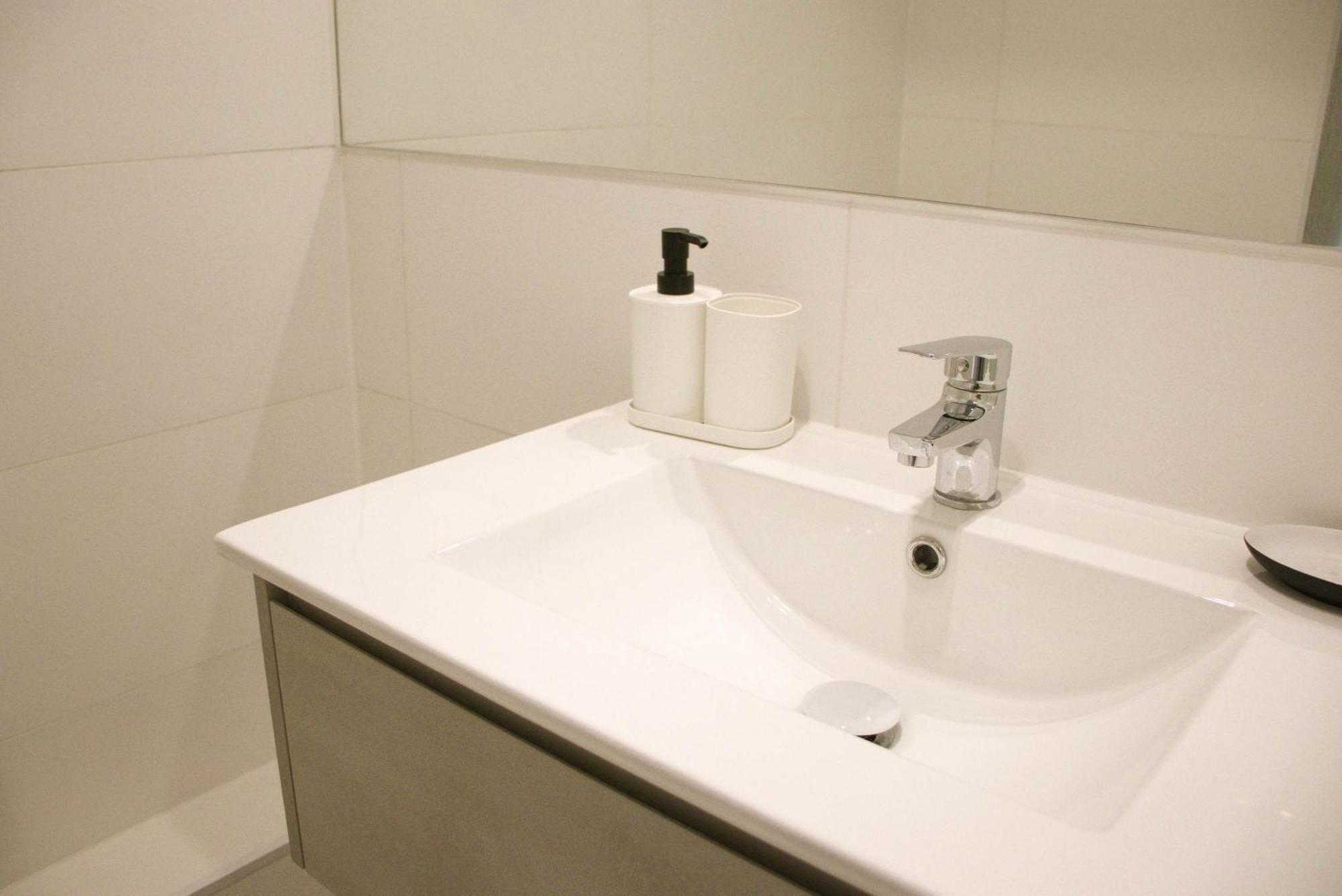 Hom I Dpto Estudio A Estrenar Cerca A La Costanera 709